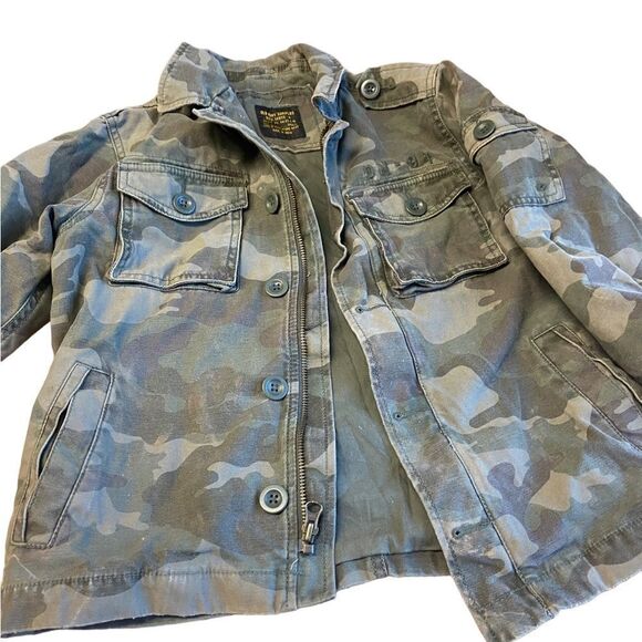 Old navy  Surplus regulation issue A boys camp jacket perfect condition size sm - Picture 1 of 2